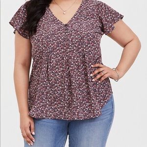 Torrid floral blouse, pintuck pleat tailored top